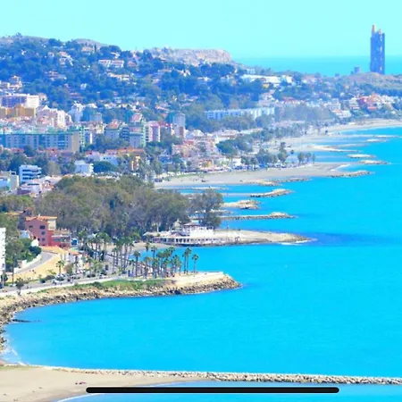 Puerta Al Mar דירה *